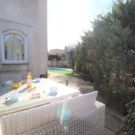 Villa 3 Etoiles Avec Piscine Privee, 500m De La Plage, 4 Pour 6-8 Pers. Au Grau-du-roi - Fr-1-307-157