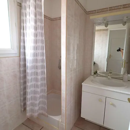 3 étoiles Avec Piscine Privée, 500m De La Plage, 4 Pour 6-8 Pers. Au Grau-du-roi - Fr-1-307-157 *