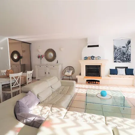 Villa 3 étoiles Avec Piscine Privée, 500m De La Plage, 4 Pour 6-8 Pers. Au Grau-du-roi - Fr-1-307-157 *