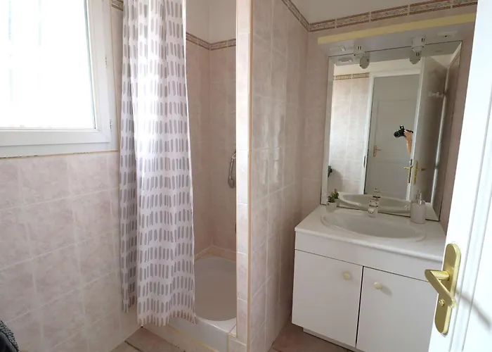 3 Etoiles Avec Piscine Privee, 500m De La Plage, 4 Pour 6-8 Pers. Au Grau-du-roi - Fr-1-307-157 *